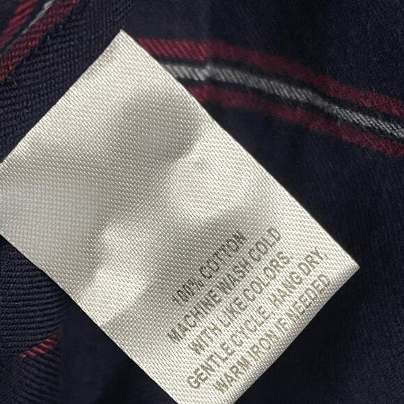 UNTUCKit Women's Light Flannel Long Sleeve Button Down Shirt Blue and Red 6 NWT - Picture 6 of 7